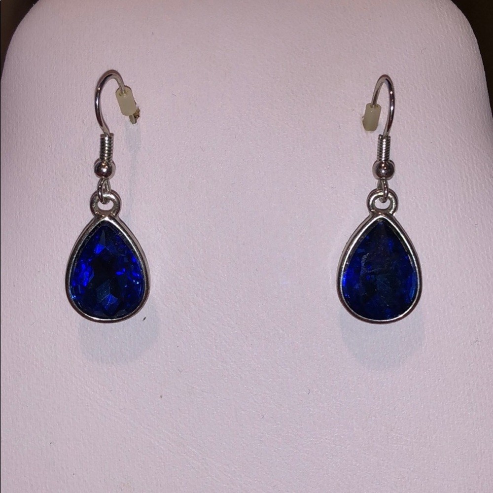 Old Navy Necklace and Earrings Set - Picture 2 of 4